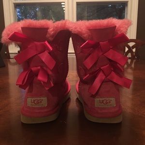 Girls Ugg Bailey Bow II Boots - Size 4